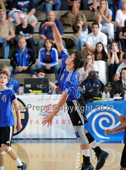 Thumbnail 2 in Campbell Hall vs. Windward (CIF D3 SoCal Regional Final) photogallery.