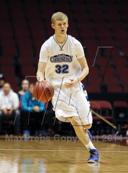 Thumbnail 1 in Valley Christian vs. Cortez (AIA D3 Final) photogallery.