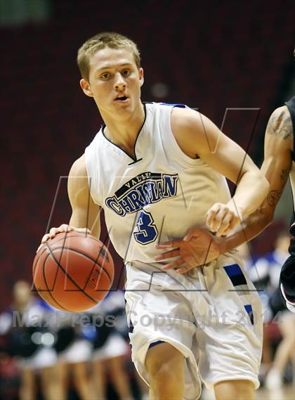 Thumbnail 3 in Valley Christian vs. Cortez (AIA D3 Final) photogallery.