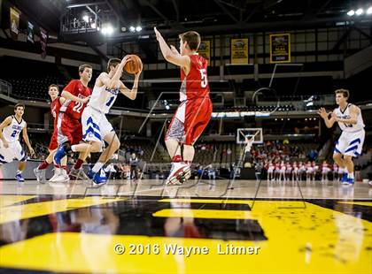 Thumbnail 3 in Dixie Heights vs Covington Catholic photogallery.