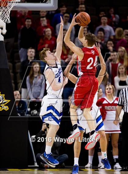 Thumbnail 3 in Dixie Heights vs Covington Catholic photogallery.
