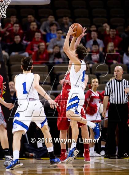 Thumbnail 2 in Dixie Heights vs Covington Catholic photogallery.