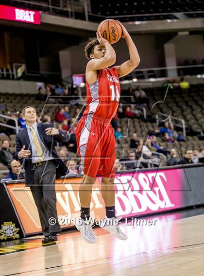 Thumbnail 2 in Dixie Heights vs Covington Catholic photogallery.