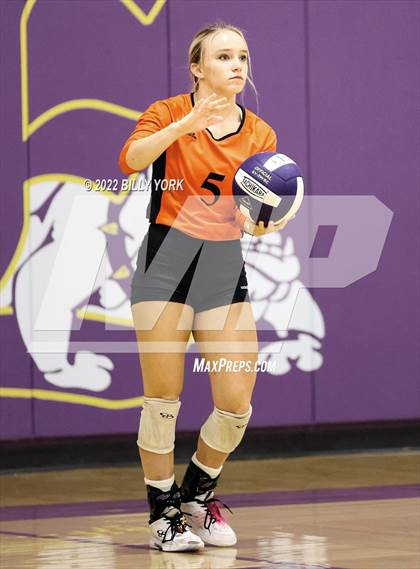 Thumbnail 1 in Grand Saline vs Edgewood photogallery.