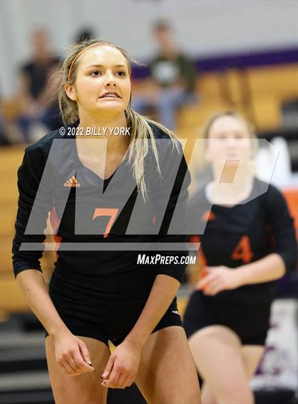 Thumbnail 2 in Grand Saline vs Edgewood photogallery.