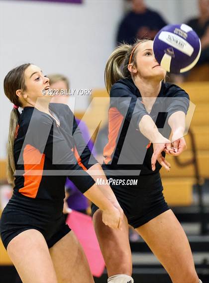 Thumbnail 1 in Grand Saline vs Edgewood photogallery.