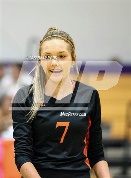 Thumbnail 2 in Grand Saline vs Edgewood photogallery.