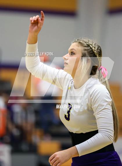 Thumbnail 3 in Grand Saline vs Edgewood photogallery.