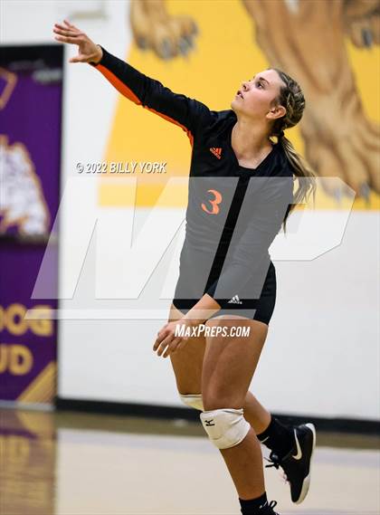 Thumbnail 1 in Grand Saline vs Edgewood photogallery.