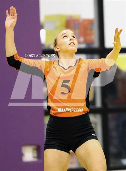 Thumbnail 3 in Grand Saline vs Edgewood photogallery.