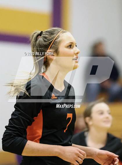 Thumbnail 2 in Grand Saline vs Edgewood photogallery.