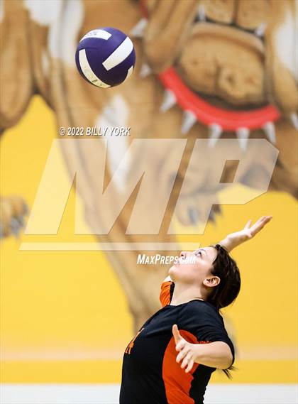 Thumbnail 1 in Grand Saline vs Edgewood photogallery.