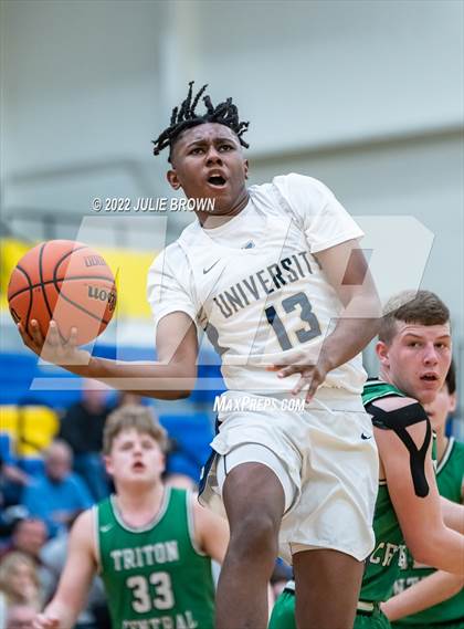 Thumbnail 1 in Triton Central vs. University (IHSAA 2A Regional Semi-final) photogallery.