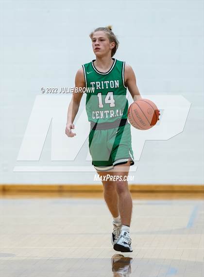 Thumbnail 3 in Triton Central vs. University (IHSAA 2A Regional Semi-final) photogallery.