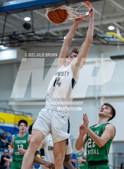 Thumbnail 1 in Triton Central vs. University (IHSAA 2A Regional Semi-final) photogallery.
