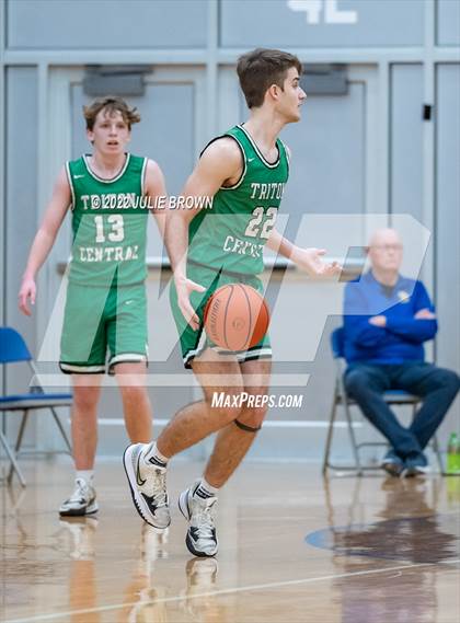 Thumbnail 2 in Triton Central vs. University (IHSAA 2A Regional Semi-final) photogallery.