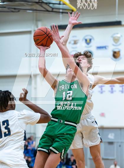 Thumbnail 1 in Triton Central vs. University (IHSAA 2A Regional Semi-final) photogallery.