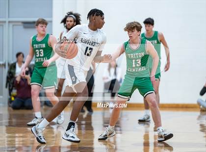 Thumbnail 2 in Triton Central vs. University (IHSAA 2A Regional Semi-final) photogallery.