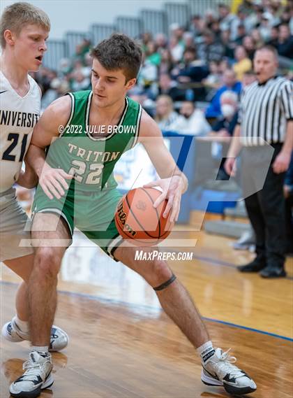 Thumbnail 1 in Triton Central vs. University (IHSAA 2A Regional Semi-final) photogallery.