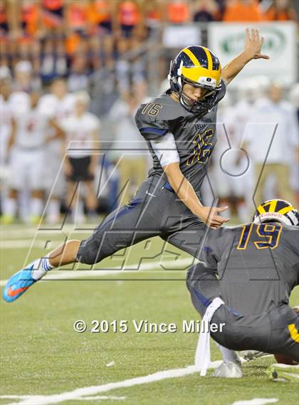 Thumbnail 2 in Eastside Catholic vs. Bellevue (WIAA 3A Final) photogallery.