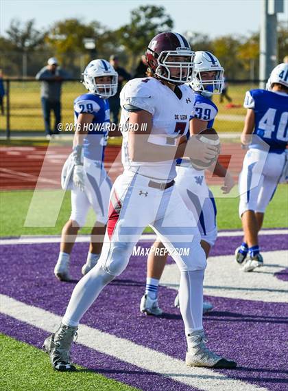 Thumbnail 1 in Windthorst vs. De Leon (UIL 2A Regional Playoff) photogallery.