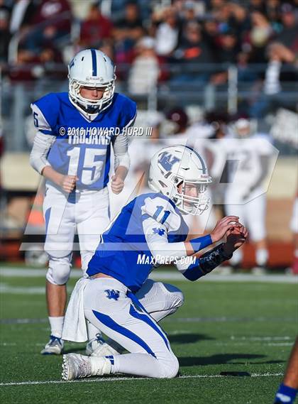 Thumbnail 3 in Windthorst vs. De Leon (UIL 2A Regional Playoff) photogallery.