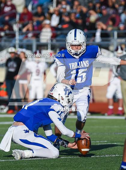 Thumbnail 1 in Windthorst vs. De Leon (UIL 2A Regional Playoff) photogallery.