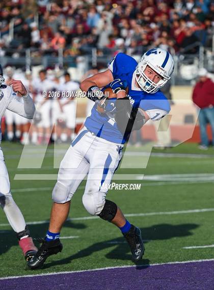 Thumbnail 1 in Windthorst vs. De Leon (UIL 2A Regional Playoff) photogallery.
