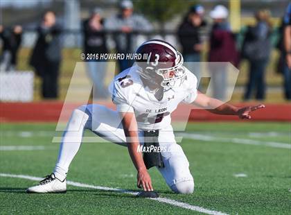 Thumbnail 3 in Windthorst vs. De Leon (UIL 2A Regional Playoff) photogallery.