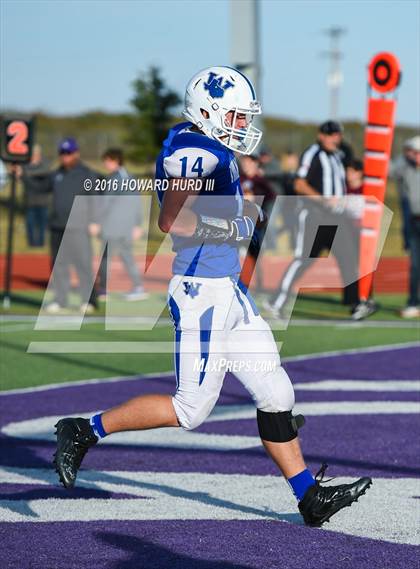 Thumbnail 3 in Windthorst vs. De Leon (UIL 2A Regional Playoff) photogallery.