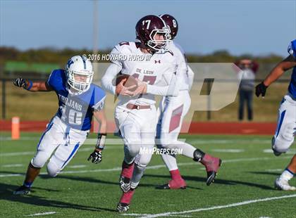 Thumbnail 3 in Windthorst vs. De Leon (UIL 2A Regional Playoff) photogallery.