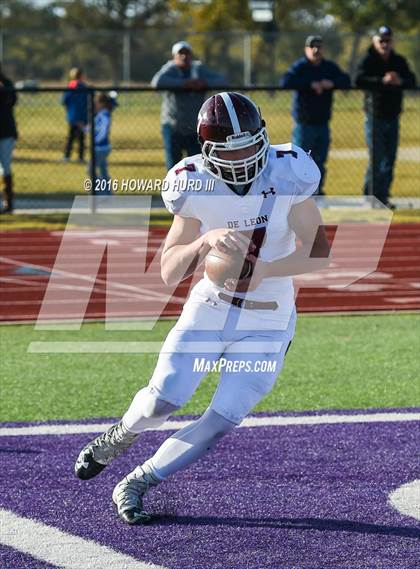 Thumbnail 3 in Windthorst vs. De Leon (UIL 2A Regional Playoff) photogallery.