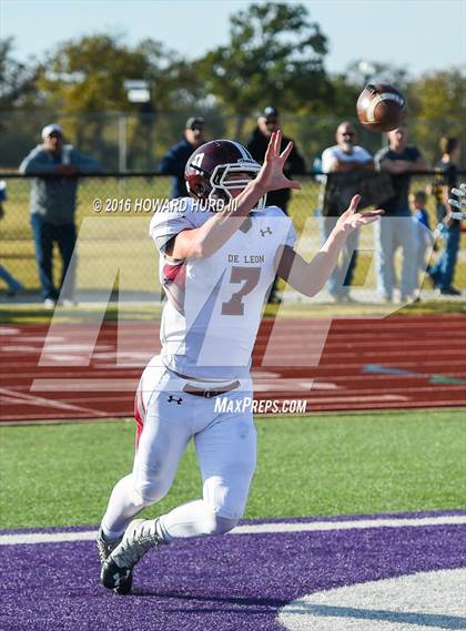 Thumbnail 1 in Windthorst vs. De Leon (UIL 2A Regional Playoff) photogallery.
