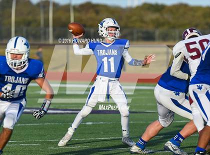 Thumbnail 3 in Windthorst vs. De Leon (UIL 2A Regional Playoff) photogallery.