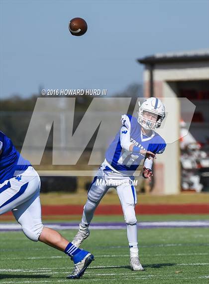 Thumbnail 3 in Windthorst vs. De Leon (UIL 2A Regional Playoff) photogallery.