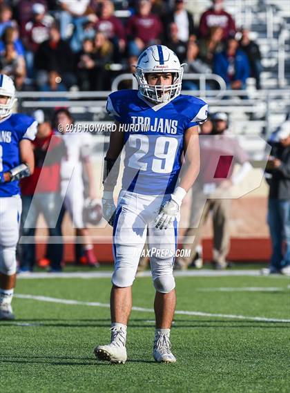 Thumbnail 3 in Windthorst vs. De Leon (UIL 2A Regional Playoff) photogallery.