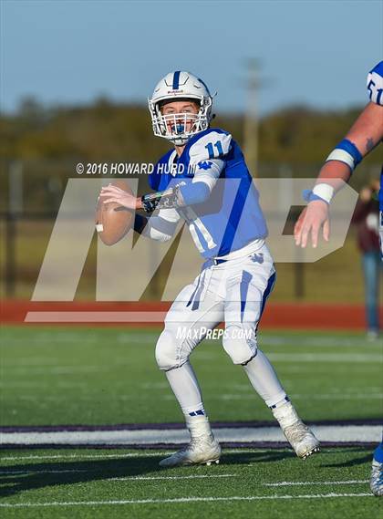 Thumbnail 1 in Windthorst vs. De Leon (UIL 2A Regional Playoff) photogallery.