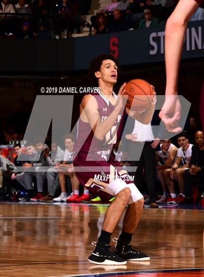 Thumbnail 3 in Iona Prep vs. Archbishop Stepinac (Crusader Classic) photogallery.
