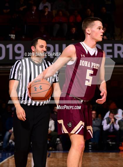 Thumbnail 1 in Iona Prep vs. Archbishop Stepinac (Crusader Classic) photogallery.