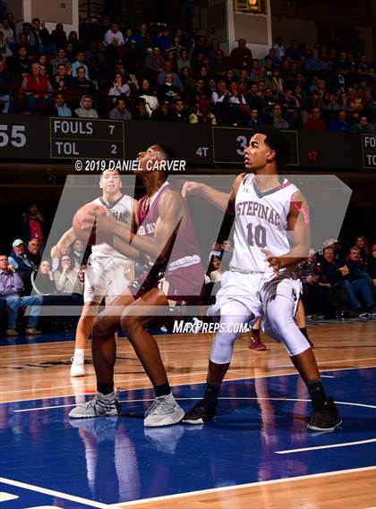 Thumbnail 1 in Iona Prep vs. Archbishop Stepinac (Crusader Classic) photogallery.