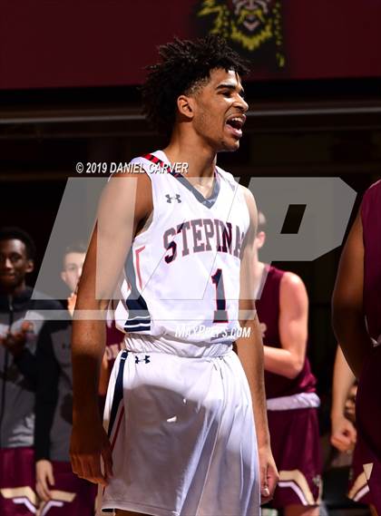 Thumbnail 3 in Iona Prep vs. Archbishop Stepinac (Crusader Classic) photogallery.