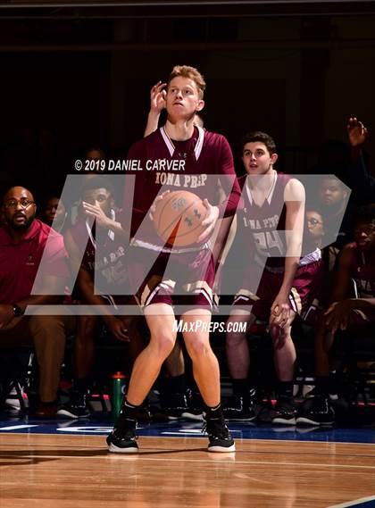 Thumbnail 1 in Iona Prep vs. Archbishop Stepinac (Crusader Classic) photogallery.