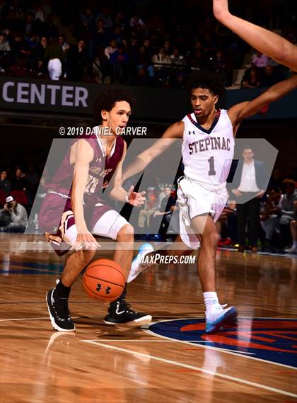 Thumbnail 3 in Iona Prep vs. Archbishop Stepinac (Crusader Classic) photogallery.