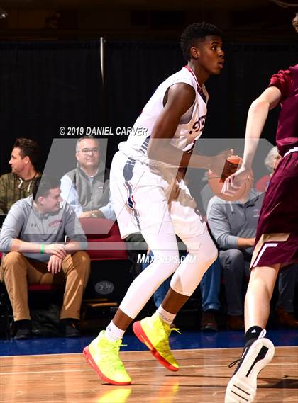 Thumbnail 2 in Iona Prep vs. Archbishop Stepinac (Crusader Classic) photogallery.