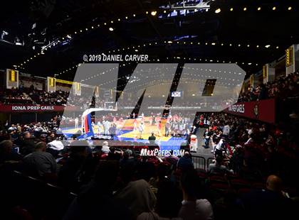 Thumbnail 2 in Iona Prep vs. Archbishop Stepinac (Crusader Classic) photogallery.