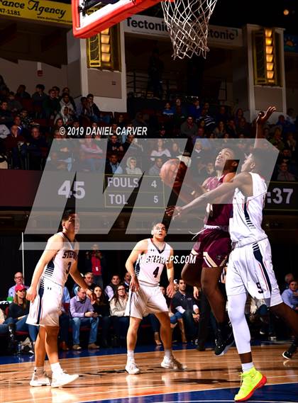 Thumbnail 1 in Iona Prep vs. Archbishop Stepinac (Crusader Classic) photogallery.