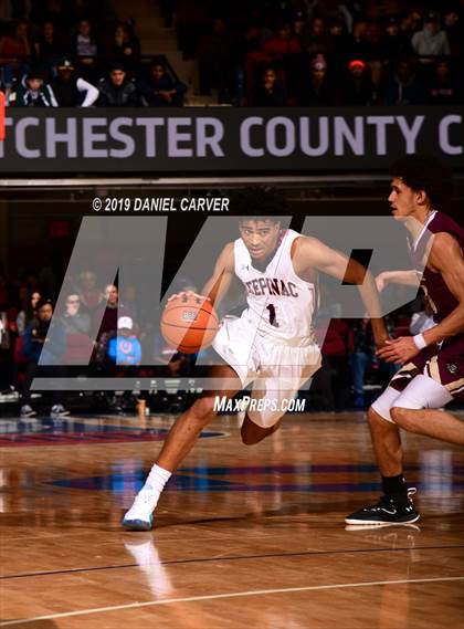 Thumbnail 2 in Iona Prep vs. Archbishop Stepinac (Crusader Classic) photogallery.