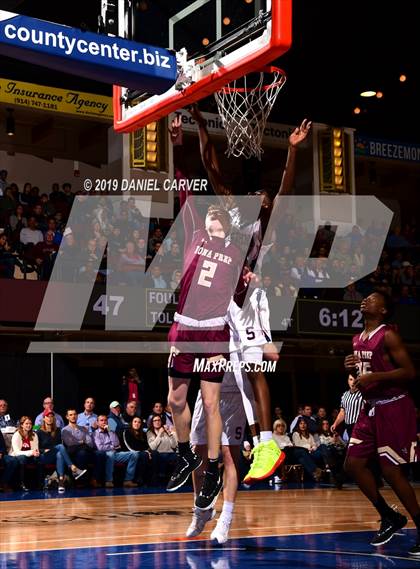 Thumbnail 1 in Iona Prep vs. Archbishop Stepinac (Crusader Classic) photogallery.