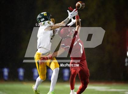 Thumbnail 2 in Richland vs Kennedy Catholic (WIAA 4A Round of 16) photogallery.