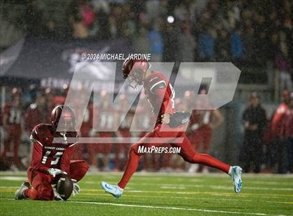 Thumbnail 2 in Richland vs Kennedy Catholic (WIAA 4A Round of 16) photogallery.